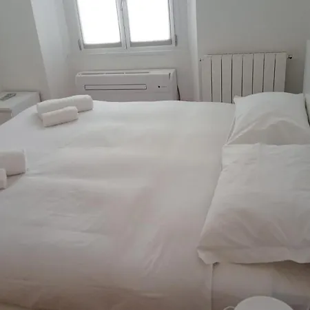 Sant'agostino & Darsena Apartament *