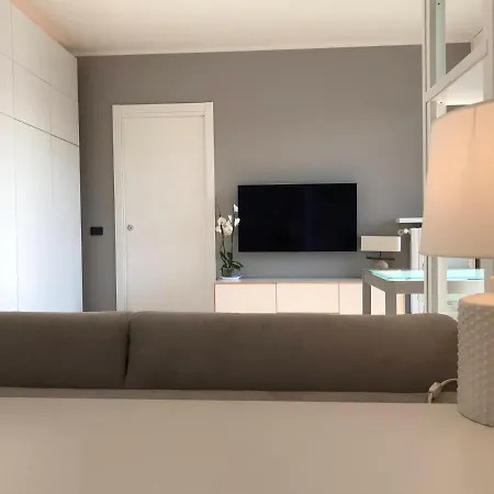 Apartment Fiera Milanocity View With Terrace Next To Shopping Mall *