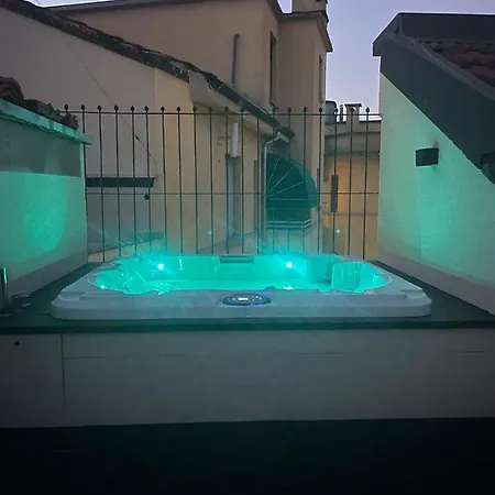 Luxury Attic With Jacuzzi In Navigli *