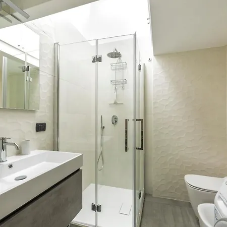 Flatwentyone Renovated Apt With Wifi & Ac! *