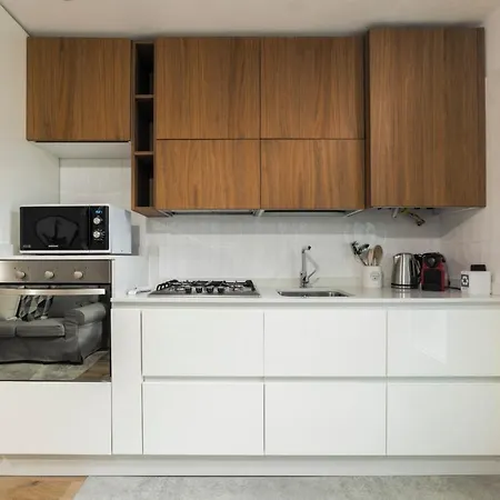 Flatwentyone Renovated Apt With Wifi & Ac!