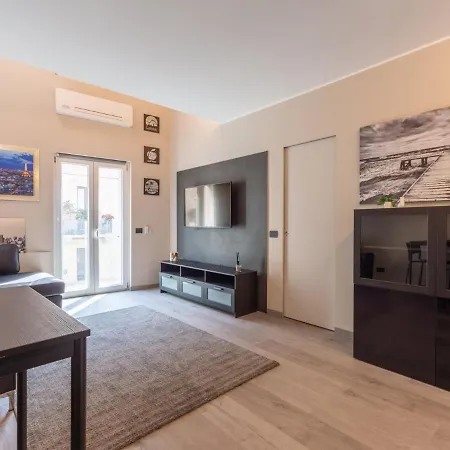 The Rent - Spacious In Paolo Sarpi Апартаменты