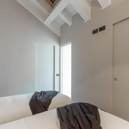 The Rent - Spacious In Paolo Sarpi * Милан
