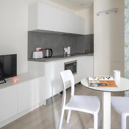 Italianway - The B Village Business Apartment