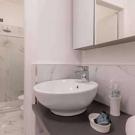 Royal - Centro Cadorna Milan