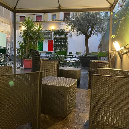 Hostal Lion & Youth Milán