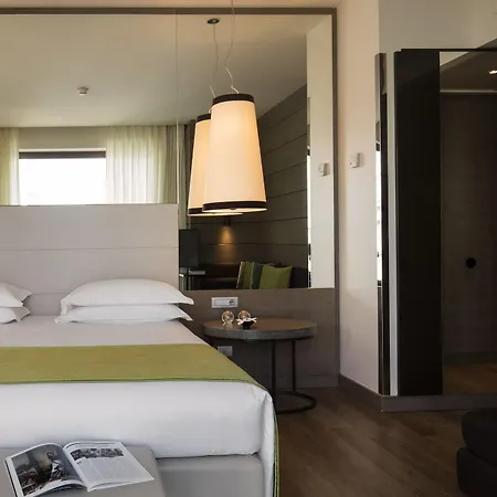 Hotel Starhotels Echo 4*