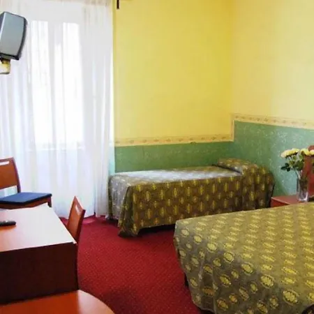 San Giovanni Hotel *