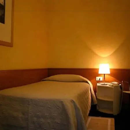 Club Hotel