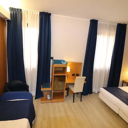 도메니치노 3* 밀라노