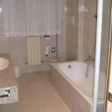 Roma 4*