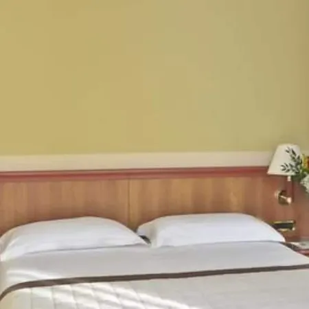 Lloyd Ξενοδοχείο