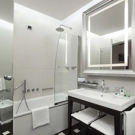 Hotel Una Cusani 4*