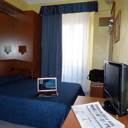 奥罗拉酒店 酒店