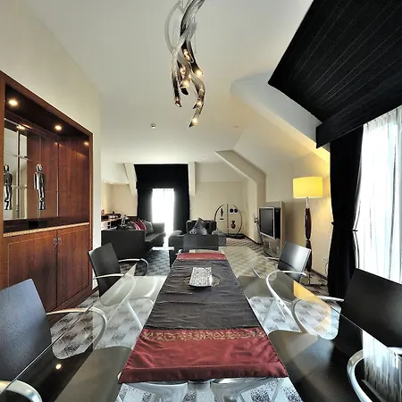 Hilton Hotel 4*