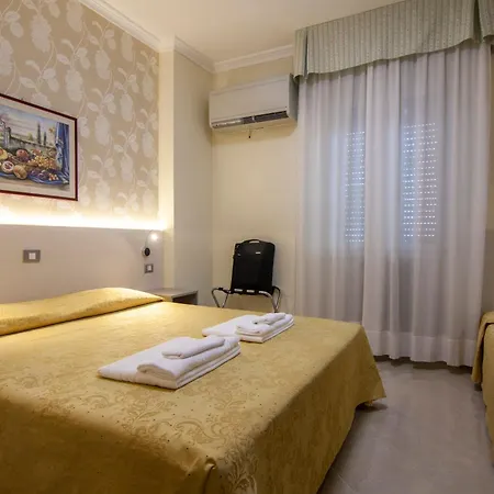 מלון Dei Fiori 3*