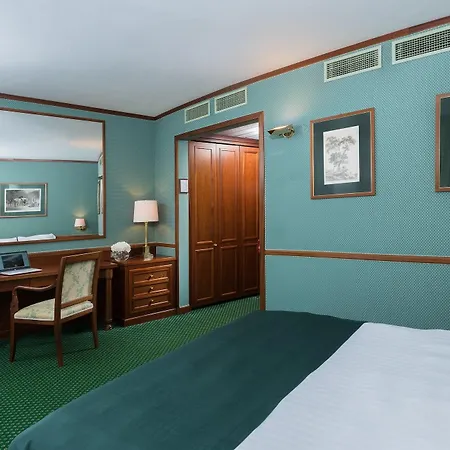 Leonardo Center 4*