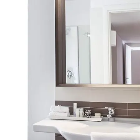 Zambala Luxury Aparthotel 2*