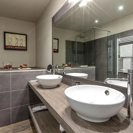 Apartahotel De Angeli 4*