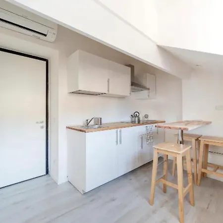 Sammartini Nice Attic Apartman