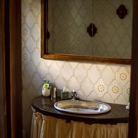 Casa Calicantus Bed & Breakfast 2*