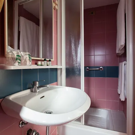 Lepontina Aparthotel 3*