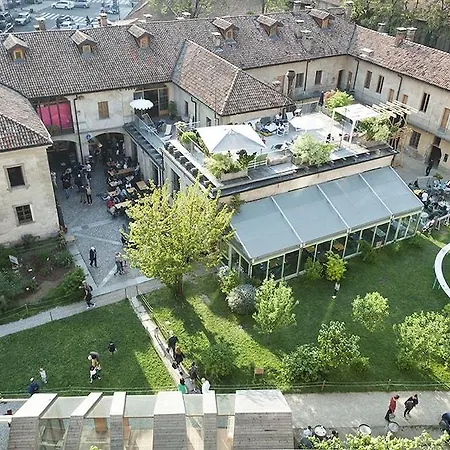 Un Posto A - All'interno Di Cascina Del 700