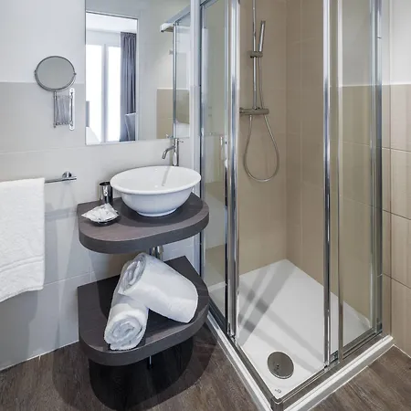 & Urban Padel Aparthotel 4*