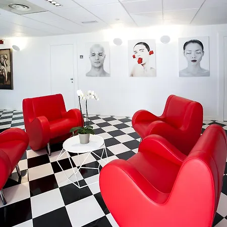 Hotel apartamentowy & Urban Padel 4*