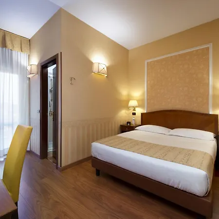 Lancaster Hotel 3*