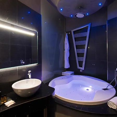 Gatto Bianco Mia Otel