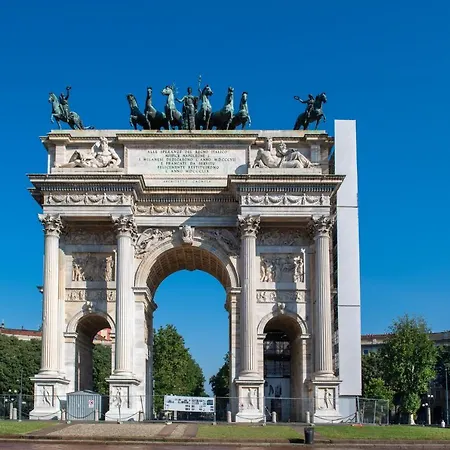 Madeleine - Arco Della Pace