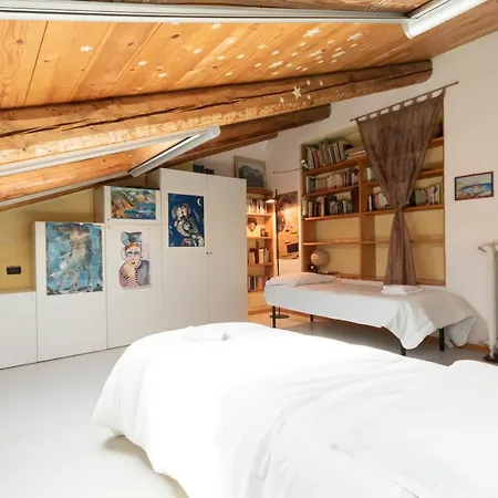 Bohemian Navigli Apartment Milan