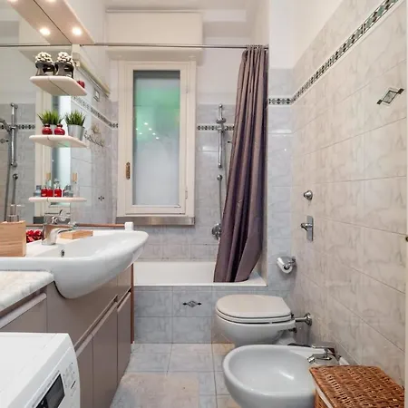 Navigli Apartment- Hosted By Sweetstay * Milan