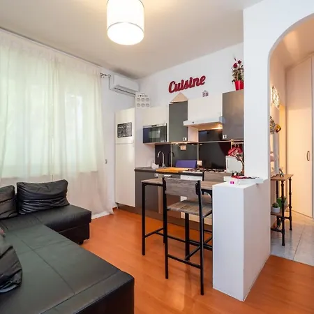 Navigli Apartment- Hosted By Sweetstay