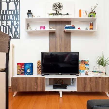 Navigli Apartment- Hosted By Sweetstay