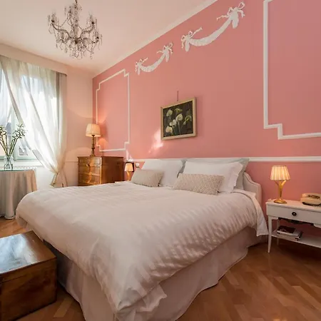 Homestay Elegant Bedroom In A Relaxing *