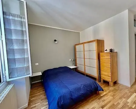 Queen House * Milan