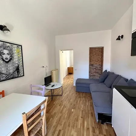 Apartment Queen House