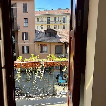 Queen House Apartament *