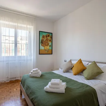 Rent - Parking And Comfort - Spacious Up To 8 Pax Daire Milano