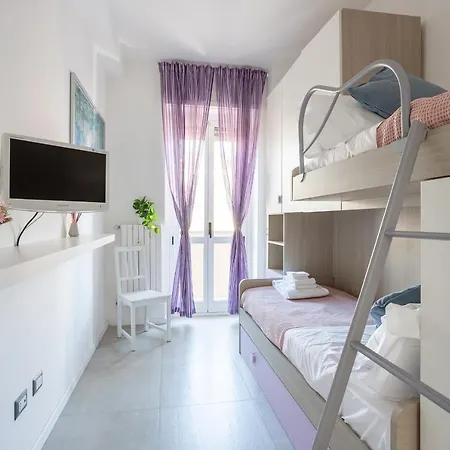 Rent Apartment - Parking And Comfort - Spacious Apt Up To 8 Pax * Milano