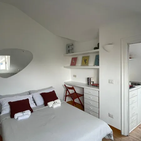 Apartman Tortona Tiny Attic Directly Connected To Duomo