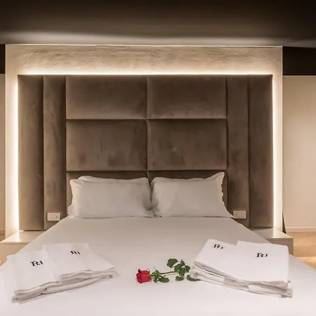 Daire Brera Luxury Near Duomo With Wifi