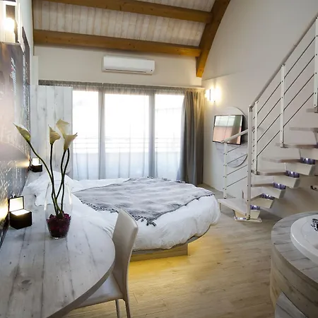 Hotel Seven