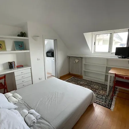 Apartman Tortona Tiny Attic Directly Connected To Duomo Milánó