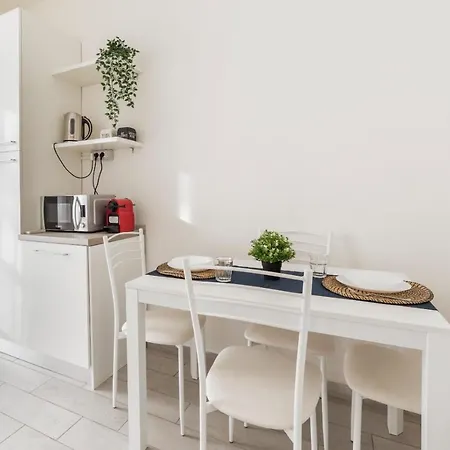 Apartment Guesthost - Piazza Tripoli Bright *