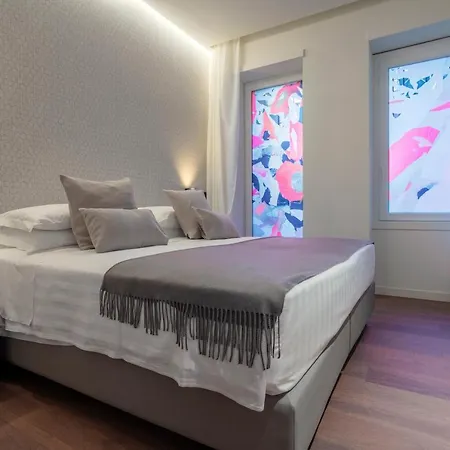 Daire Sant'ambrogio Apartments, Reception H24
