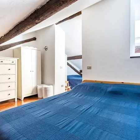 Porta Ticinese Colorful Apartment! * Milano