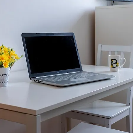 Rent Apartment - Parking And Comfort - Spacious Apt Up To 8 Pax